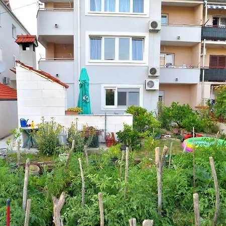 Blue Sky Apartment Split