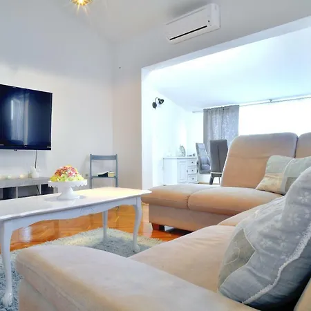 Apartment Blue Sky *